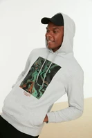 trendyol men s regular fit hooded long sleeve printed sweatshirts tmnaw22sw0975