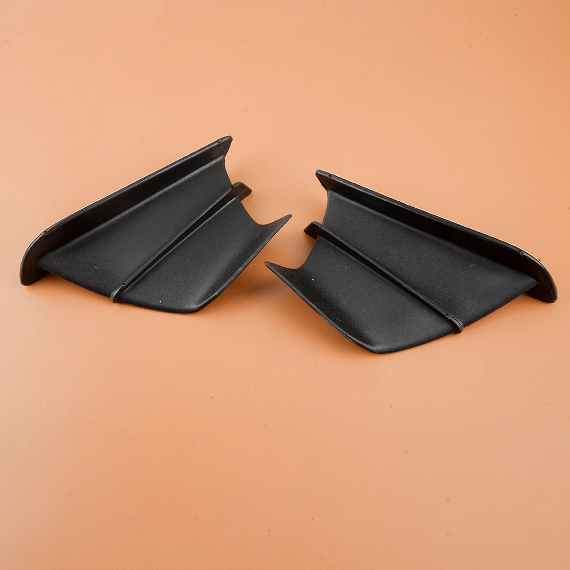 

1 пара черных пластиковых боковых крыльев, дефлектор воздуха, спойлер, отделка крыла, обтекатель, фиксированный ветровой плавник, аэродинам...