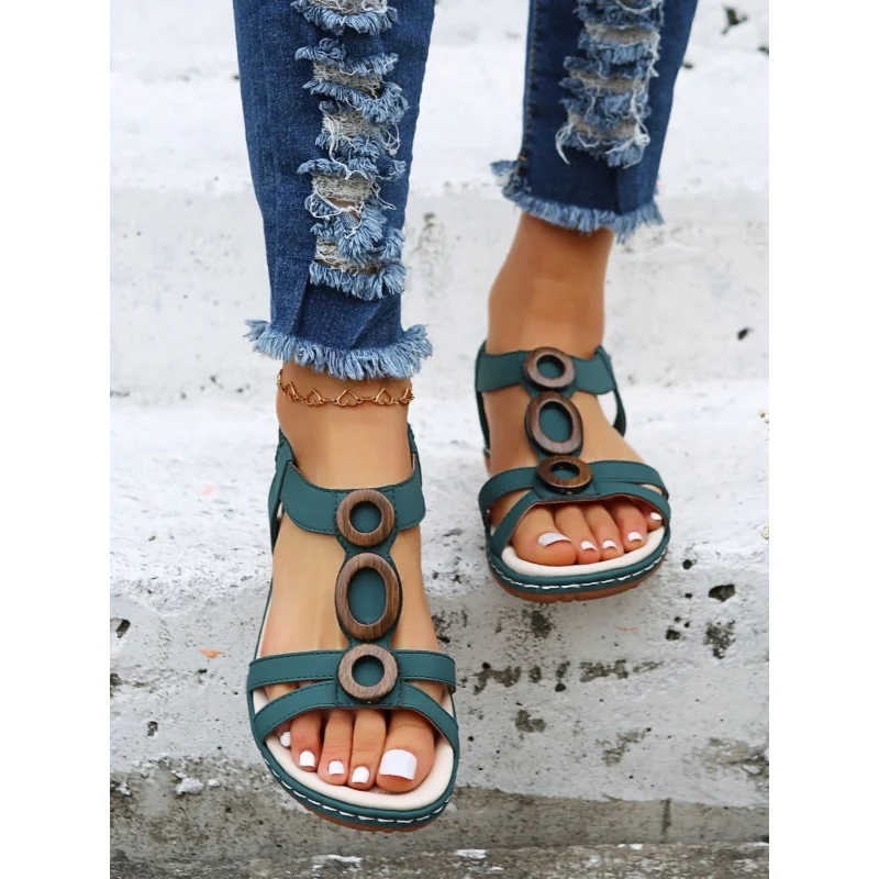 

Международная торговля Лето 2022 Новинка модные легкие пляжные женские сандалии на плоской подошве в европейском и американском стиле джокер