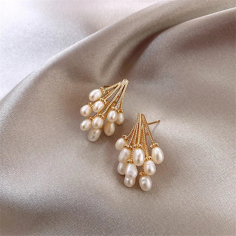 

2023 Korea New Fashion Baroque Pearl Earrings Temperament Personality Versatile Pendant Earrings Elegant Jewelry For Women