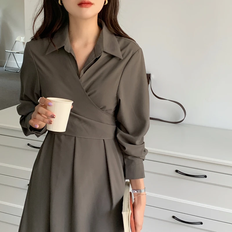 

SuperAen 2022 весеннее новое платье с перекрестным ремешком и отложным воротником, приталенное Повседневное платье до середины икры трапециевид...