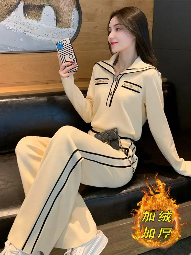 Модный женский костюм на осень и зиму новый стиль уменьшающий возраст