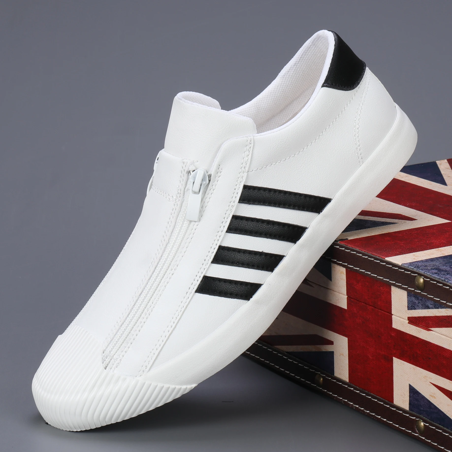 Рисунок 3 - Мужская обувь на низком каблуке для весны 2023