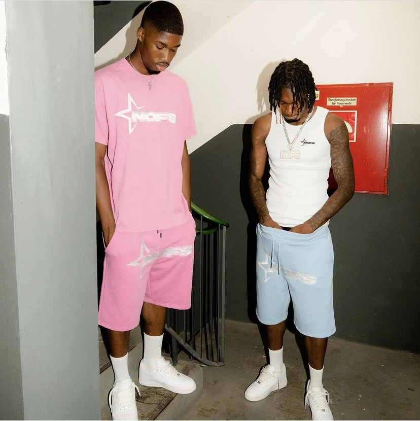 

Мужские летние спортивные брюки с широкими штанинами и принтом