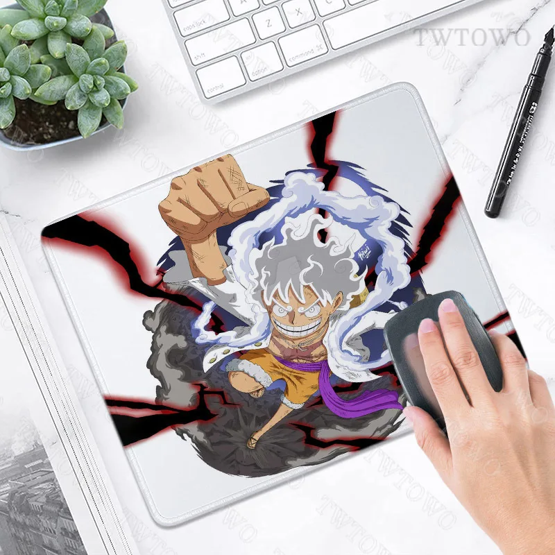 

Коврик для мыши, новый небольшой игровой коврик для компьютерного стола, нескользящий геймерский мультяшный аниме цельный ковер, офисный д...