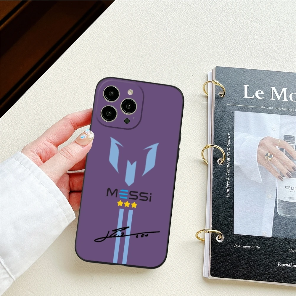 Чехол для телефона MESSi Football iPhone 15 14 11 12 Pro 16 Plus 13 MAX XR XS черные мягкие чехлы