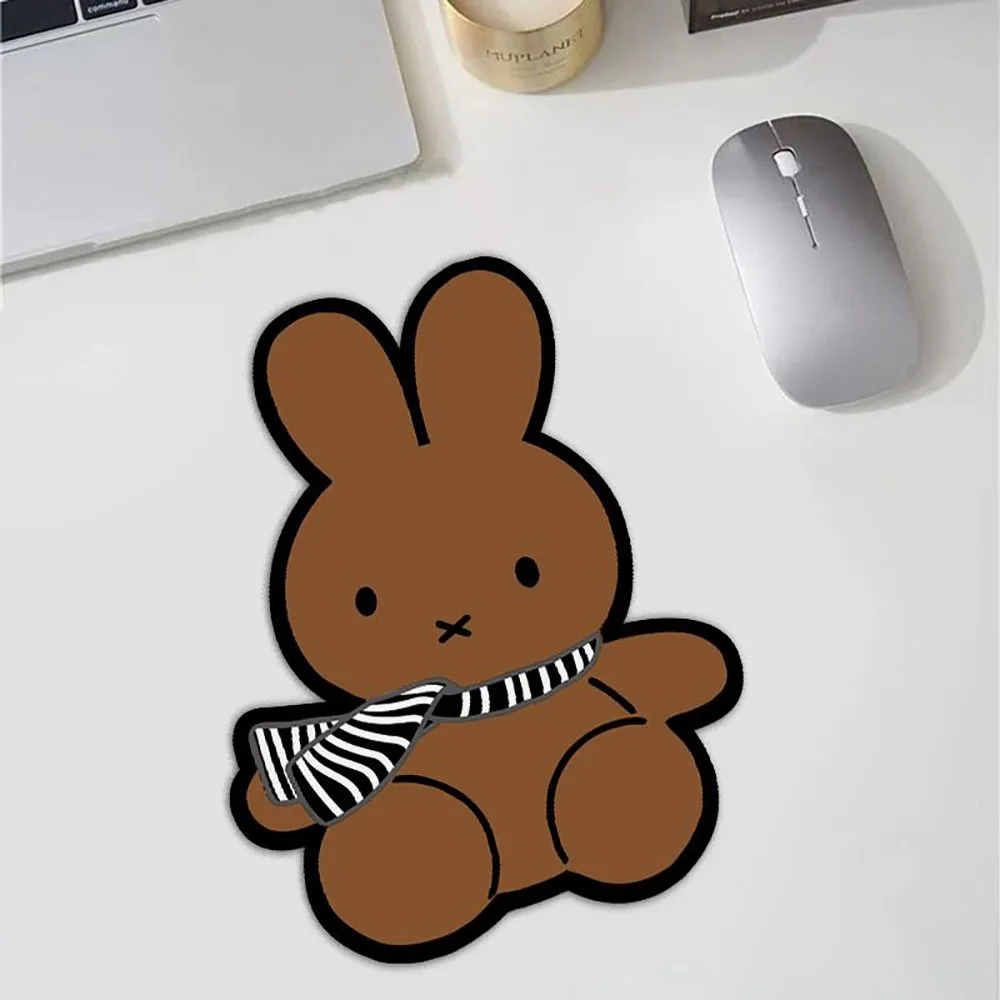 Фото Kawaii Miffy милый коврик для мыши с мультяшным кроликом и принтом, офисный стол, портативная компьютерная клавиатура, нескользящий настольный коврик, подарок для девочки №4