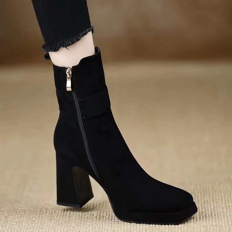 Элегантные женские замшевые ботильоны на высоком каблуке с квадратным носком