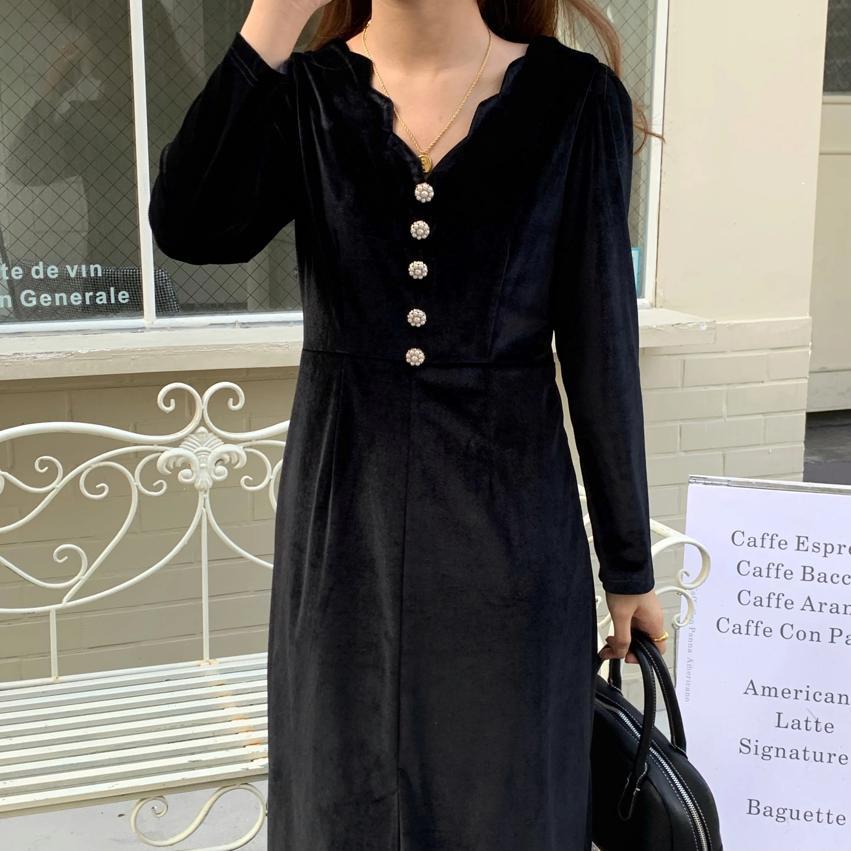 

Button V Neck Velvet Dress Midi Long Sleeve A Line Femme Robe Fall 2022 Black Party Vintage Elegant Korean Winter Vrouw Jurk
