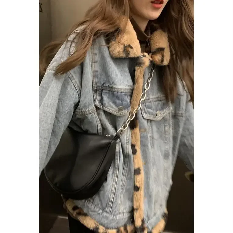 Женская короткая джинсовая куртка свободная укороченная бархатная Толстая в