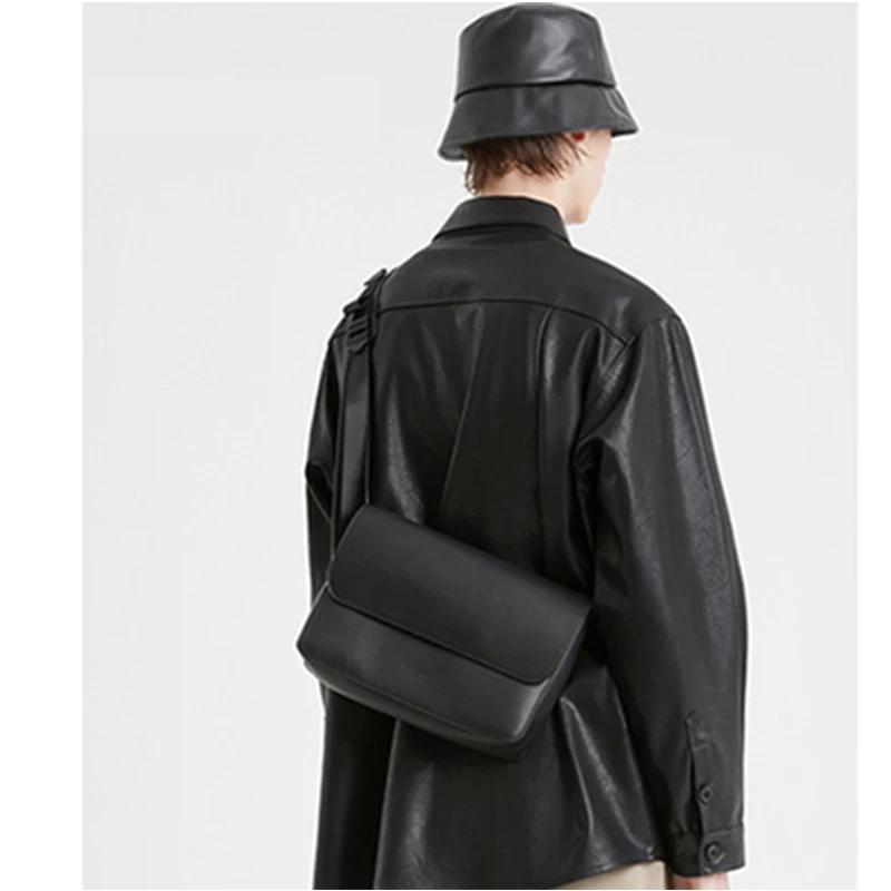 

Leisure Simple Letter Bag Oblique Cross Bag Flip Postman Bag Soft Leather Solid Color Small Square Bag For Men And Women