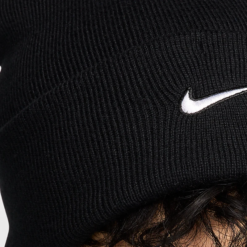 Оригинальная вязаная шапка Nike Peak Swoosh для мужчин и женщин, теплая, для активного отдыха на природе, HF0187-010 (art.: 3920dccddce15) - 3920dccddce15