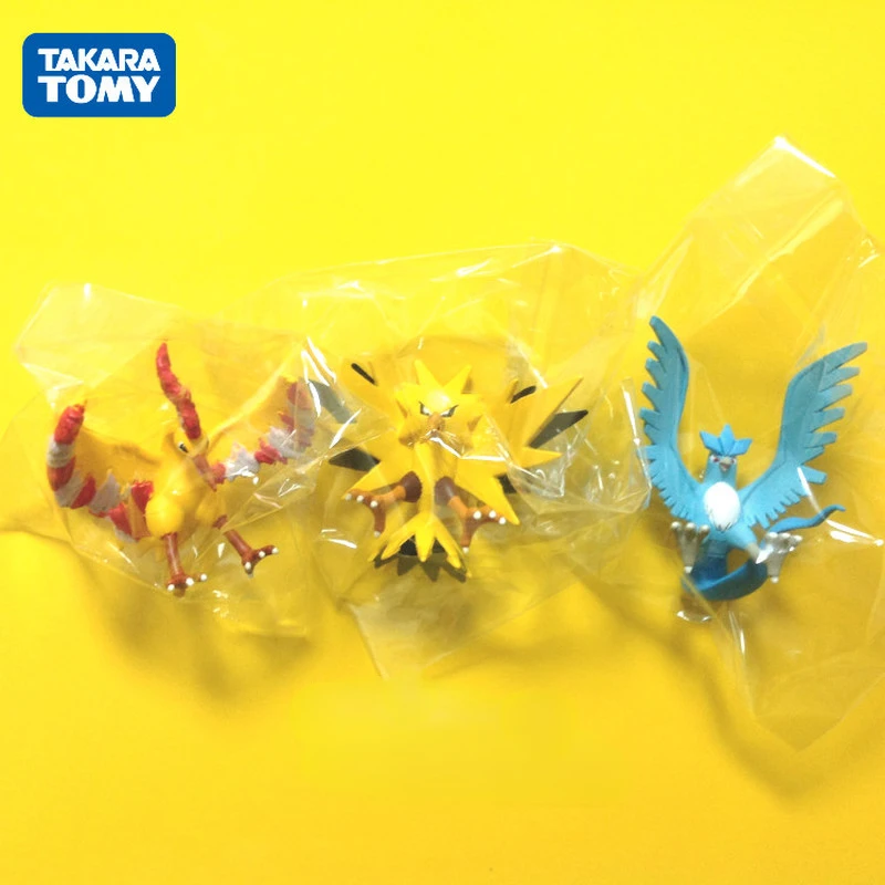 

Фигурки героев мультфильма TOMY, оригинальные модели рук покемонов, кроссовки, игрушки для детей, настольное украшение