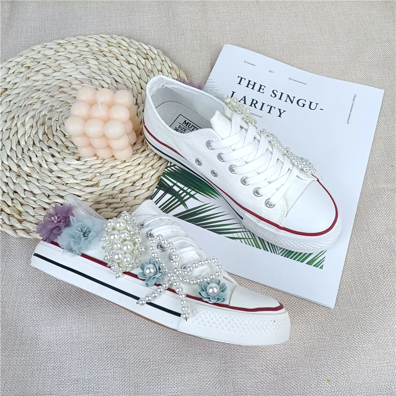 2022 Wholesale Spring and Summer Women's Canvas Shoes Small White Shoes Women's High top Handmade Customized Flower Casual Shoes