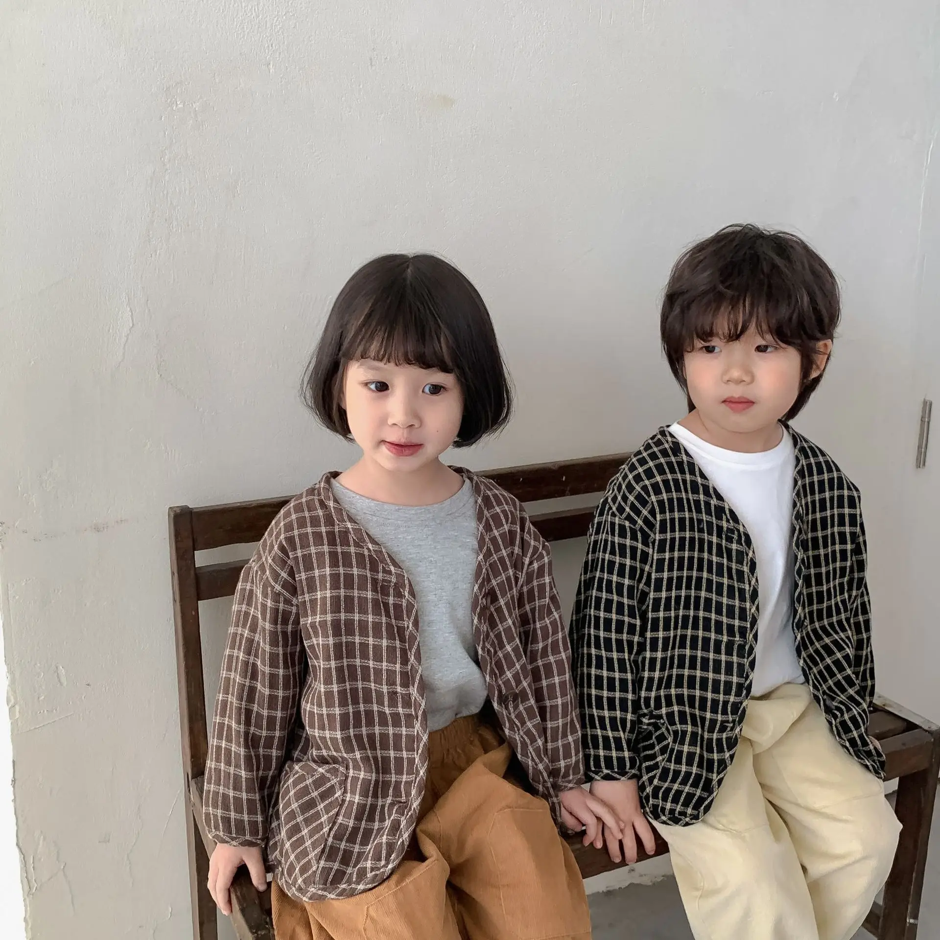 

Корейский стиль 2022, пальто для мальчиков 9997B, куртка с длинным рукавом, клетчатые топы, футболка с карманами, мягкая куртка для девочек