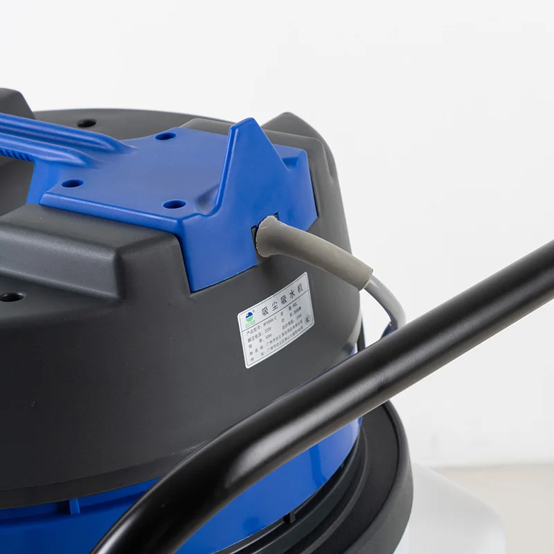 Промышленный пылесос для сухой и влажной уборки 90 л