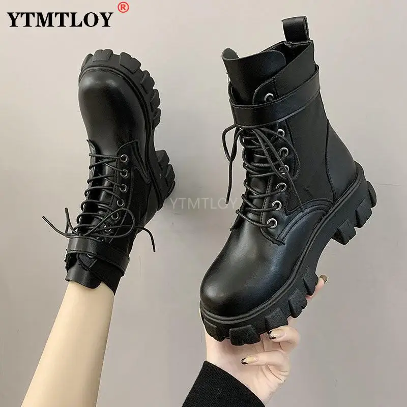 

Short Women Winter Europe Fashion Belt Buckle Round Toe Foot Bag Platform Shoes Ankle Sexy Motorcycle Boots Height Increasing