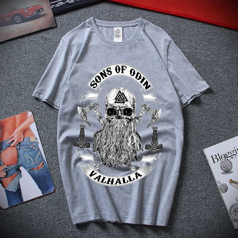 Рисунок 3 - Мужская футболка с принтом топора