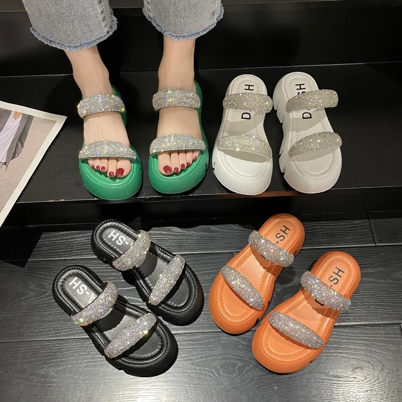 

Стразы PU сандалии тапки в клетку спонж торт 4 см Толстая подошва женские пляжные сандалии Уличная обувь летние Тапочки