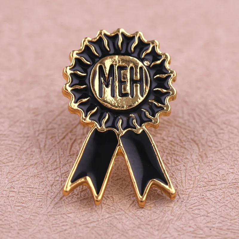 

Eye Palm Medal Lapel Pins Creative New Year Gift Fashion Badges Friends Jewelry Women's Brooch Enamel Pin Christmas Accessories