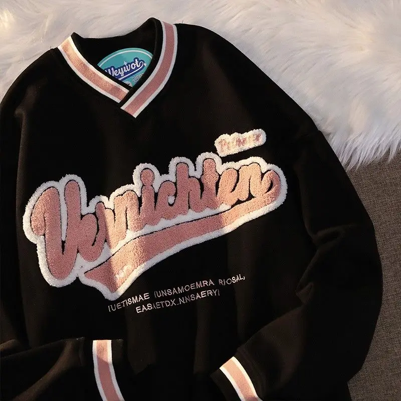 

American retro letter embroidery sweatshirt women Harajuku V-neck 2022 new plus size hoodies Y2K loose couple long-sleeved shirt