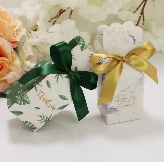 

100 Pcs Creative Floral / Marble Vase Style Wedding Favors Candy Boxes Party Supplies Gift Box Chocolate Box With Ribbons & Tags