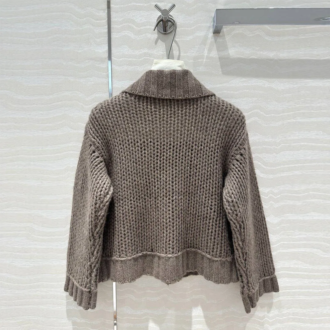 Женский замшевый свитер на пуговицах с длинным рукавом