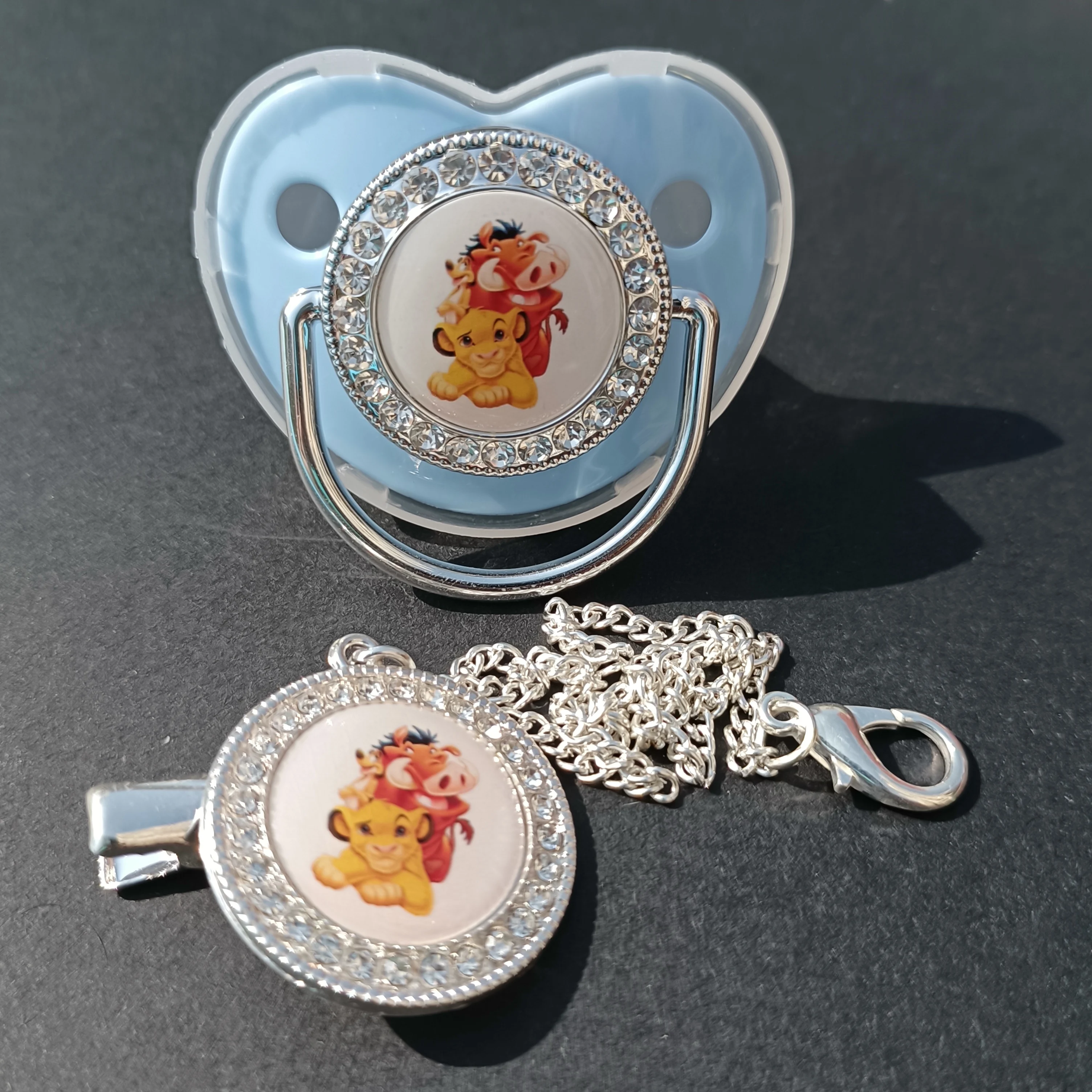 

[1 Set] Disney New Hot Sale Baby Pacifier Clip Lid Deluxe Newborn BPA Free Silicone Pacifier Holder Teeth Baby Shower Gifts