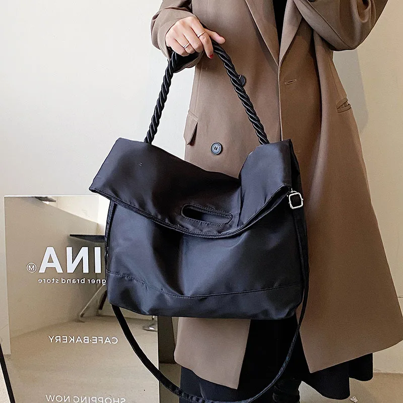 

Women's Messenger Bag Oxford Cloth Large Capacity Bag 2022 Autumn And Winter New Fashion Design Casual Women's Armpit Tote Bag