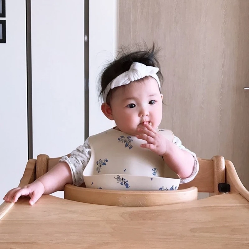 

Регулируемые детские нагрудники, водонепроницаемый силиконовый нагрудник с защитой от жира, силиконовый нагрудник с мультяшным принтом дл...