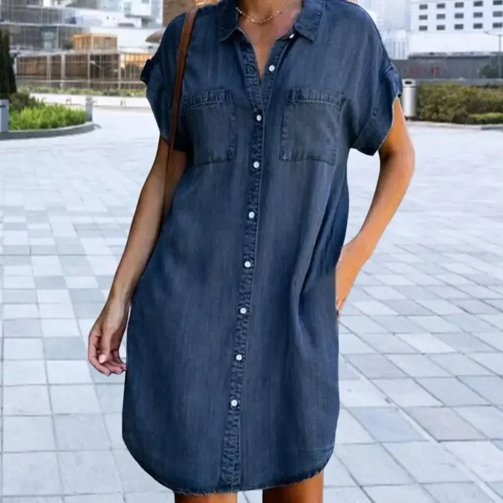 Женское платье с карманом на пуговицах и короткими рукавами лацканами