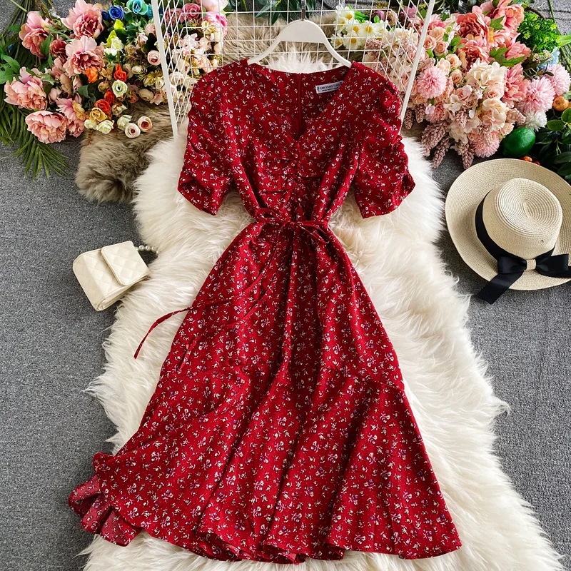 

Fashionable Women's V-Neck Short Sleeve Dress