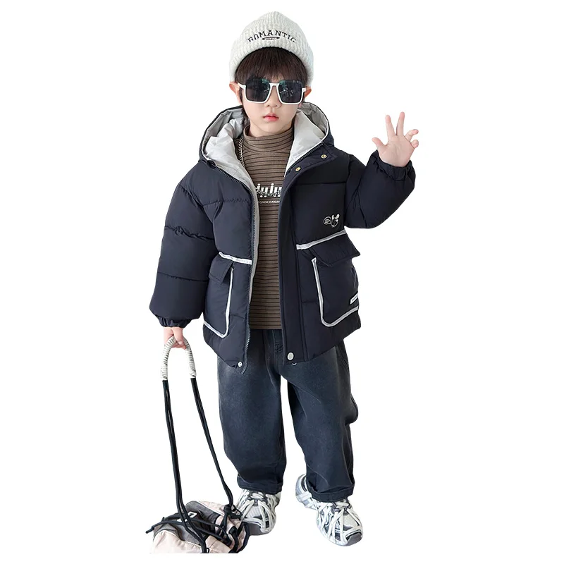 Детская одежда. Пуховик для мальчиков. Одежда на хлопковой подкладке. Верхняя