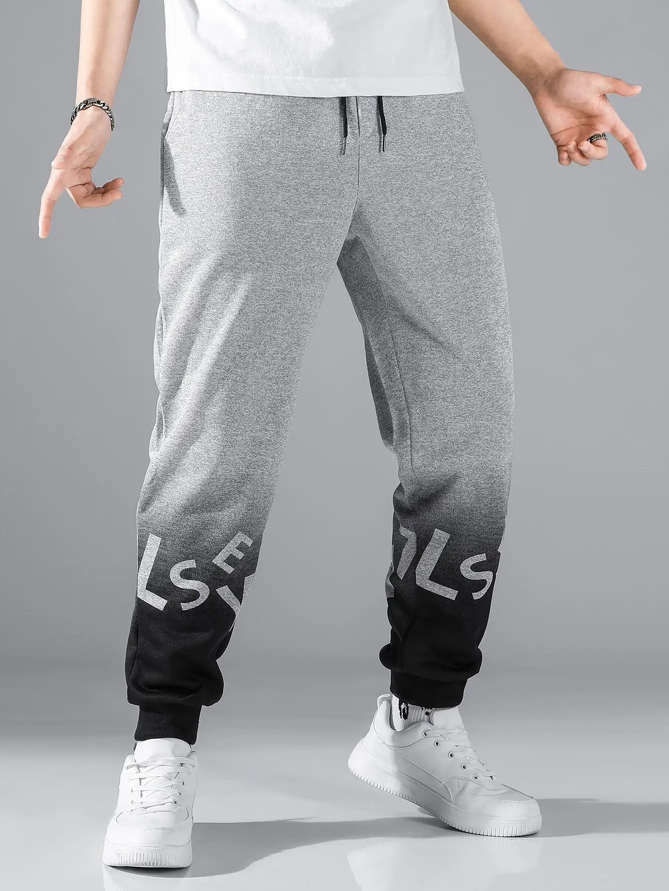 

Men Ombre Letter Graphic Drawstring Waist Sweatpants