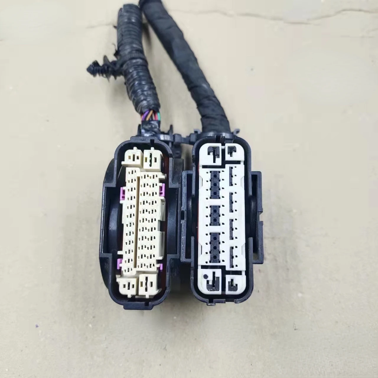 Автомобильный соединитель ABS для Cadillac CT4/CT5/CT6/LYRIQ/XT4/XT5/XT6/XTS/CTS/SRX