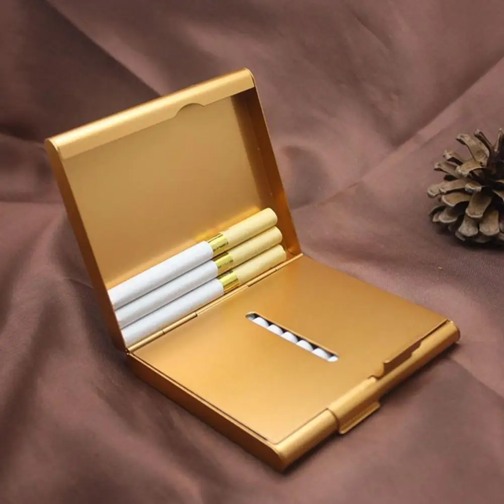 

The box has a large capacity, which protects the items from damage and dust, and is well preserved.