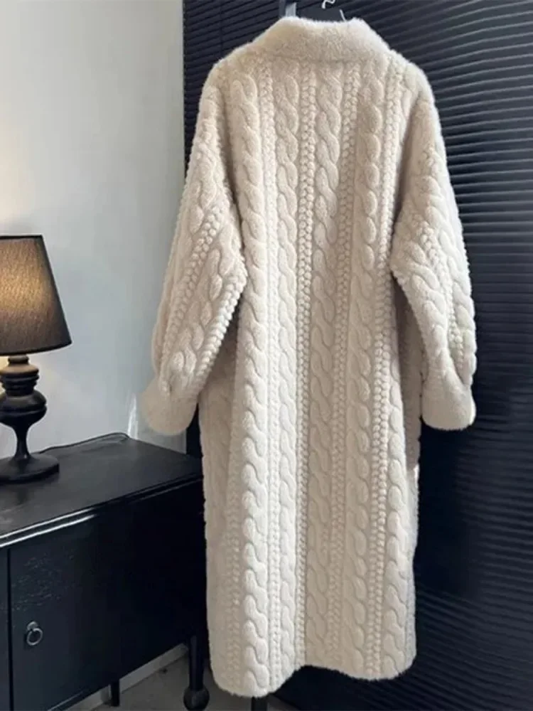 Зимнее утепленное пальто из искусственного меха женское однобортное с длинным