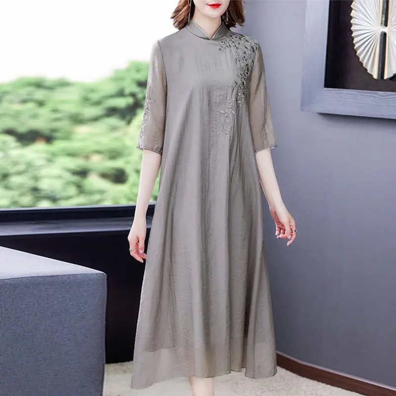 

2022 Women's Clothing Chinese Style Zen Tang Fashion Simple Casual Hanfu Dress Cheongsam Mother Retro Embroidered Qipao h1475