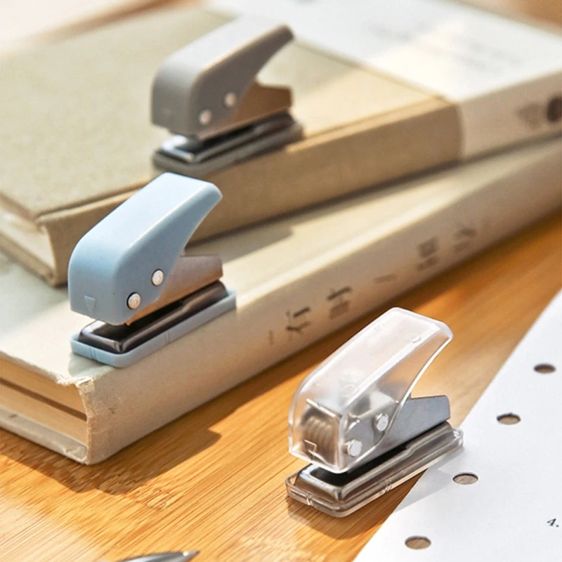 

Small Crafts Paper Hole Punches Portable Cute Handheld Hole Punches Plastic Film Photo Cardboard Paper Punch Punchers H8WD