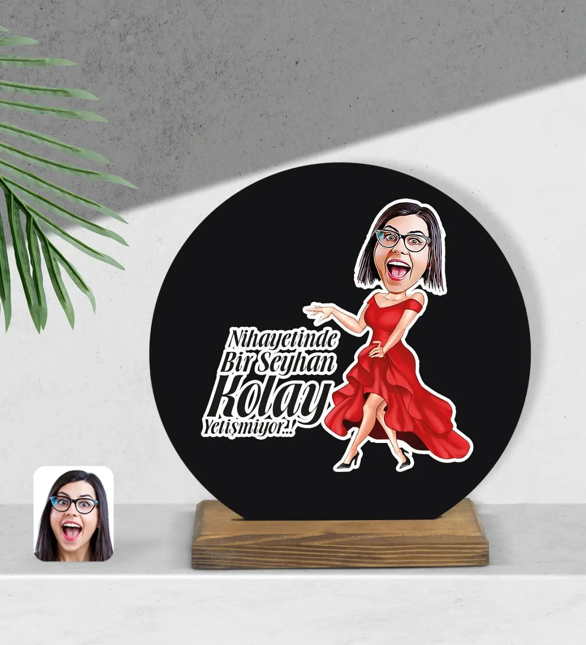 

Personalized women ultimately cartoon round wooden Biblo-1