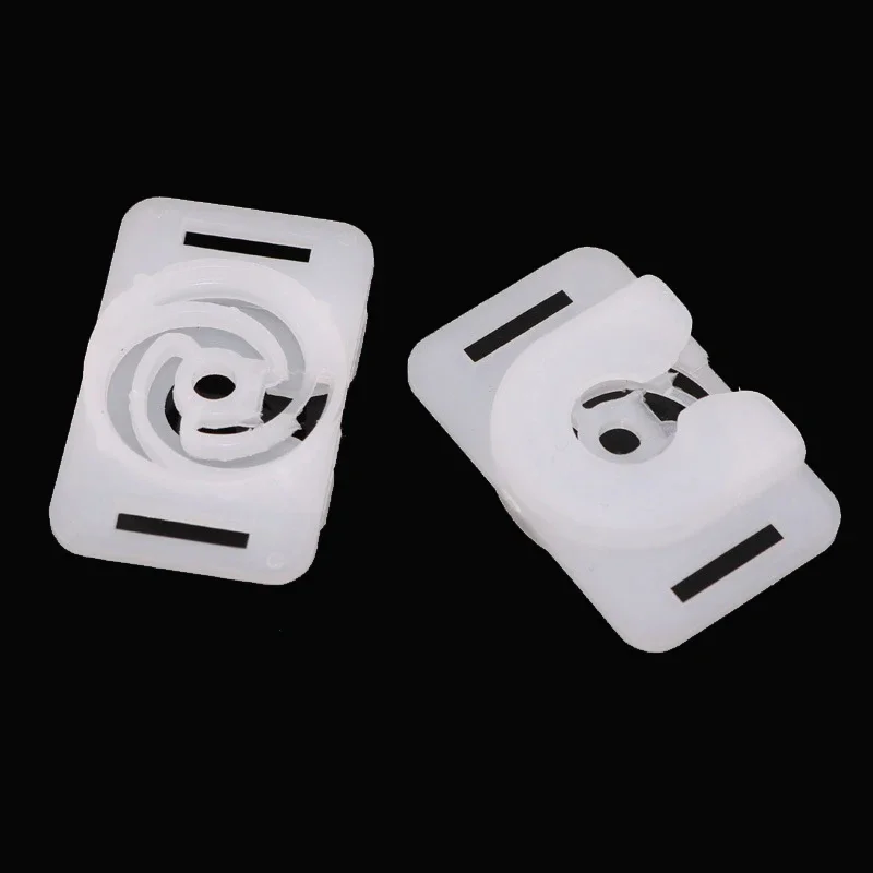 

10 шт., внутренняя дверная панель, зажимы для карт, нижний кронштейн для VW Volkswagen Touran Tiguan Golf Passat Polo, заклепки, крепеж