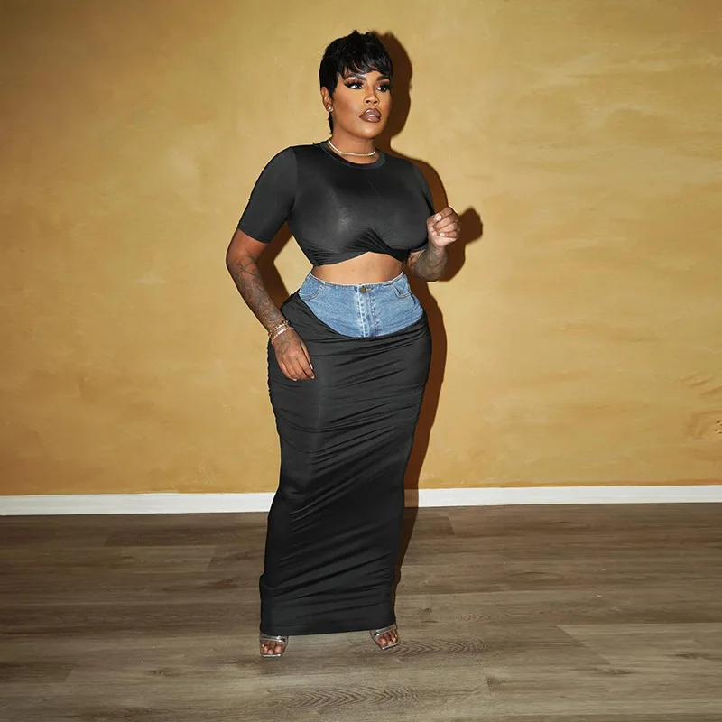 Женский джинсовый костюм с юбкой и коротким рукавом на лето