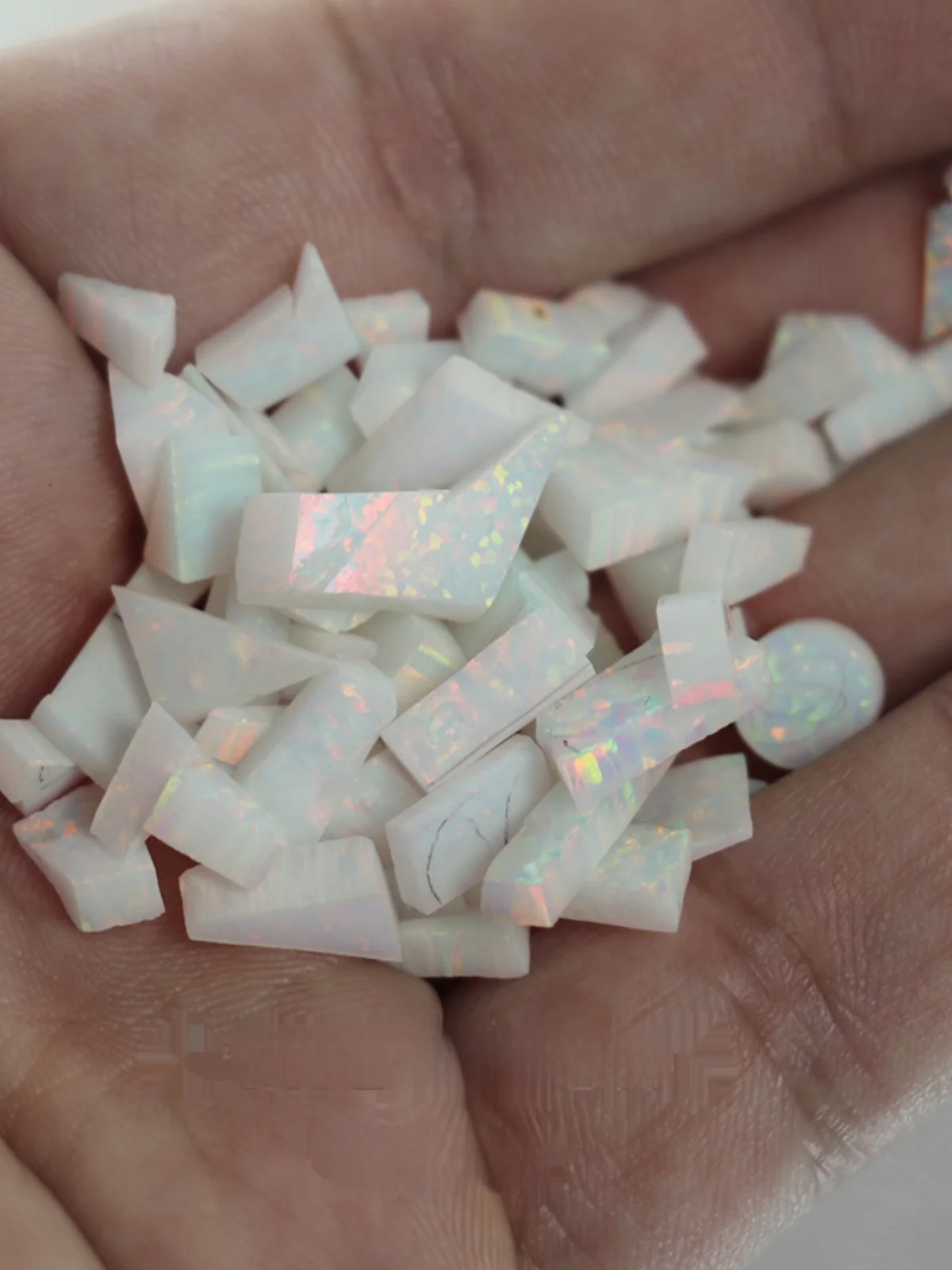 Австралийский драгоценный камень опаловый импортированный из Японии