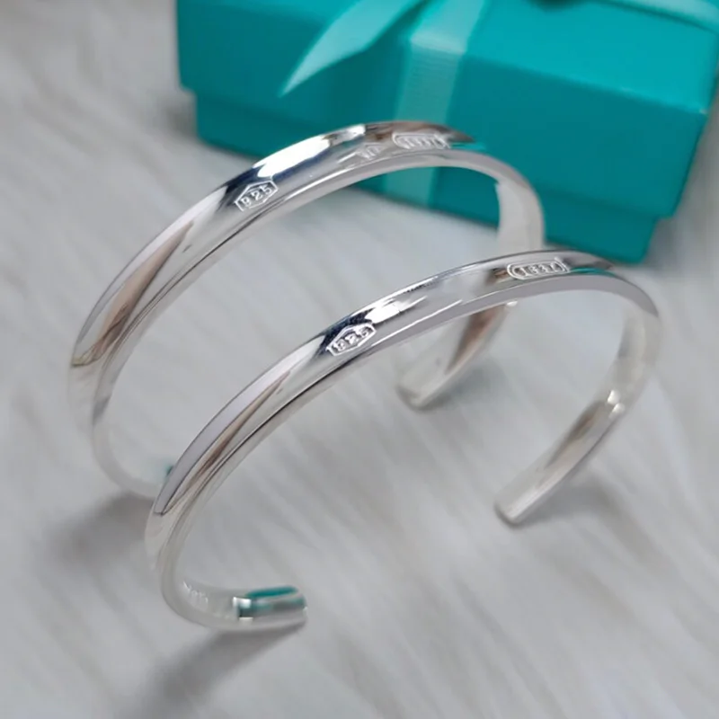 

Fine 925 Sterling Silver Bracelet For Women Luxury Jewelry Mens Cuff Bangles Europe Fashion Couples Gift Love Charms Bracelets