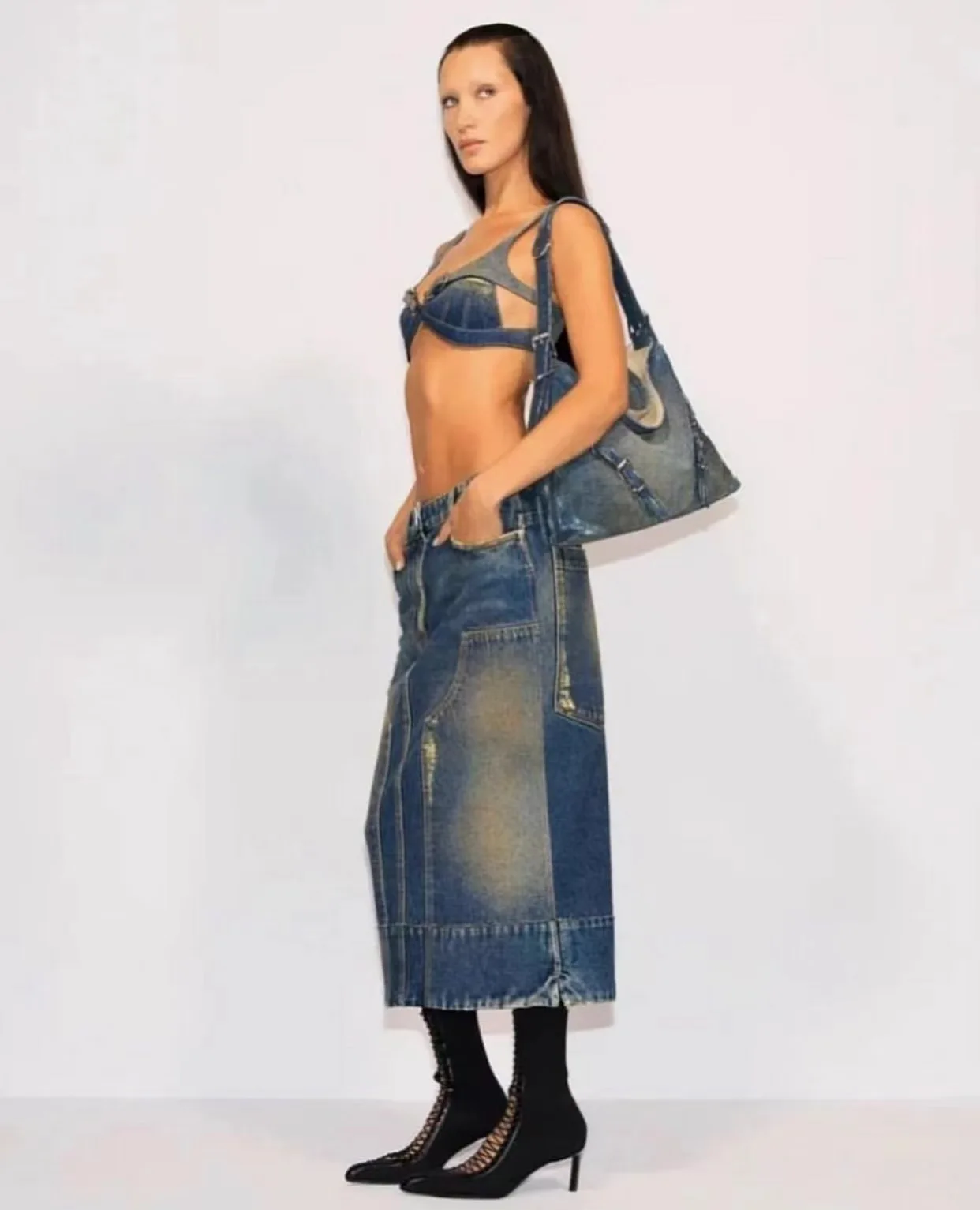 

Fantastic Luxury Fall 2023 Women High Street Vintage Washed Denim Skirt Office Lady Destroyed Patchwork Mid Skirt In Blue