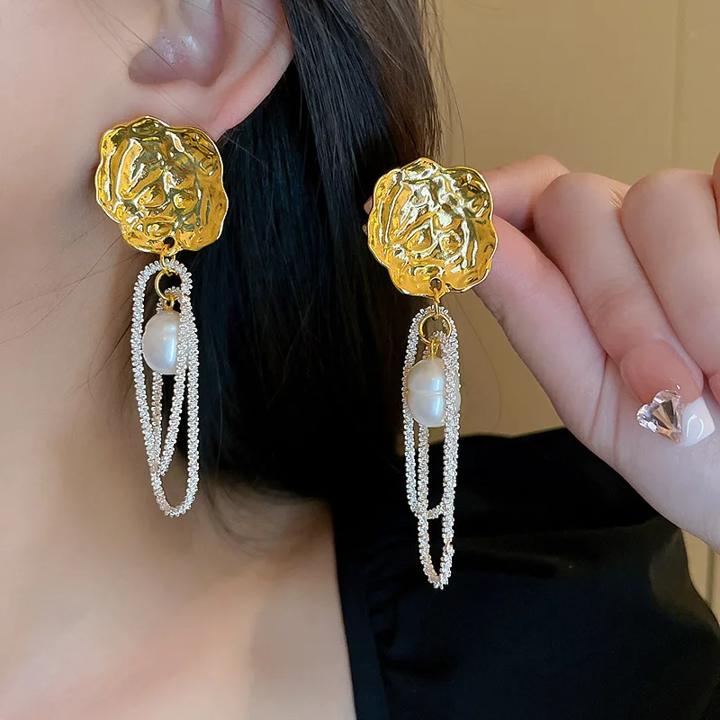 

KAITIN Pearl Snake Bone Chain Flower Earrings for Women Fashion Design Gold Flower Women Drop Earring Light Luxury Jewelry Gift