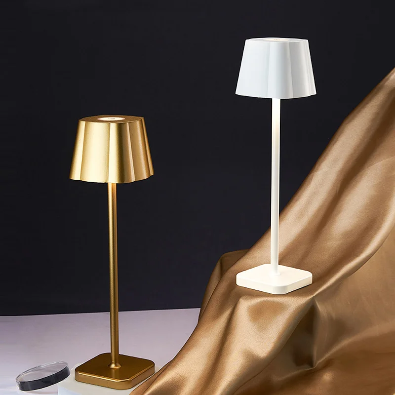 

Nordic USB Desk Lamps LED Touch Tricolor Dimming Bedroom Bedside Night Lights Indoor Lighting Coffee Shop Atmosphere Desk Decor