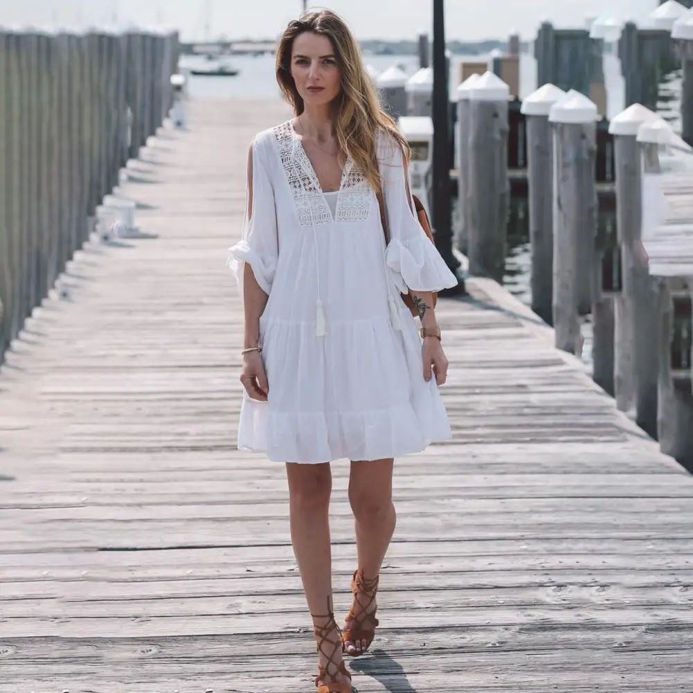 Женское ажурное мини-платье с кисточками однотонное свободное ТРАПЕЦИЕВИДНОЕ