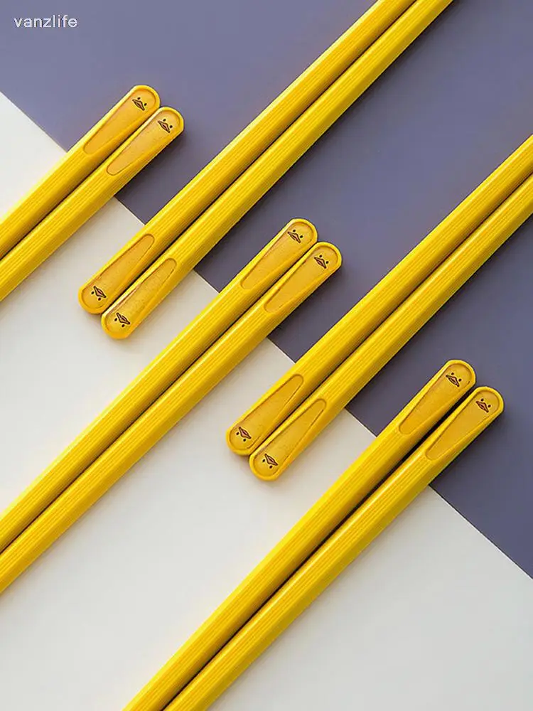Ванзлайф Желтые столовые приборы из сплава, используемые высококлассным скользящим формовочным материалом, одна палочка для столовых приборов, прекрасный внешний вид, высокий уровень.