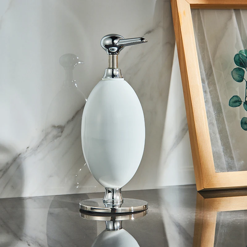 

Золотистый настольный дозатор для мыла из нержавеющей стали